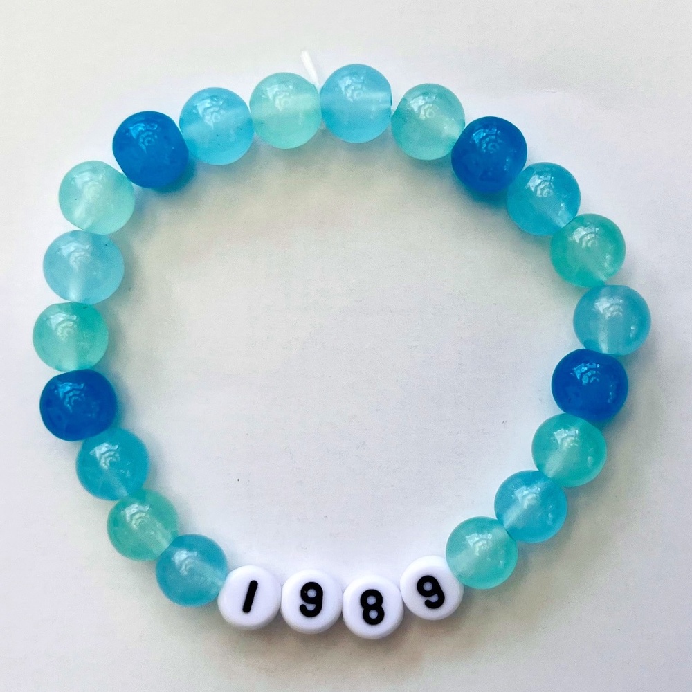 TAYLOR SWIFT Eras Tour Friendship Bracelet - 1989 Album - Album Name